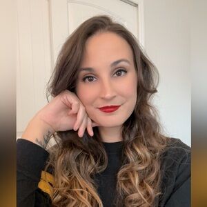 Meet your Posher, Adriana